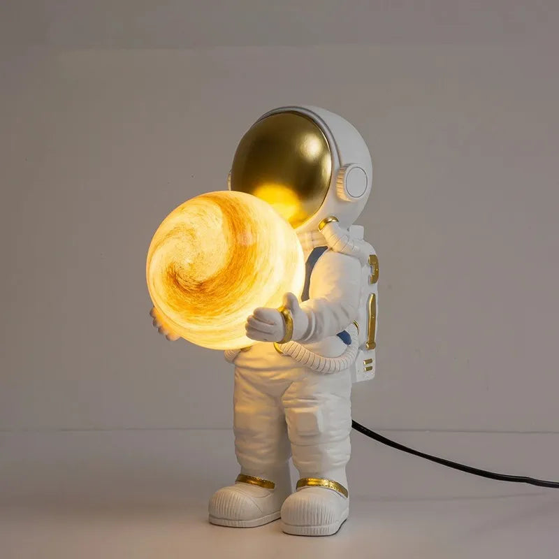 Lampe de chevet LED Astronaute Design - lampechevetdesign.com