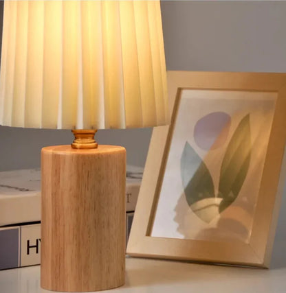 Lampe de Chevet Nordique Plissée en Bois