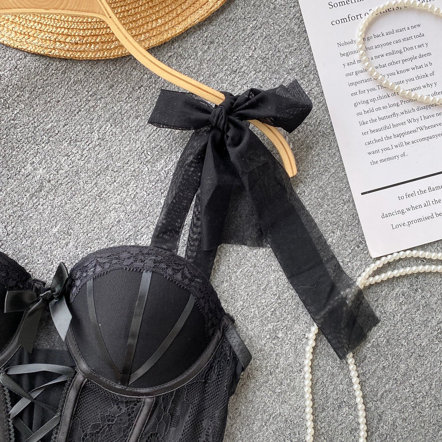 Crop top dentelle noir