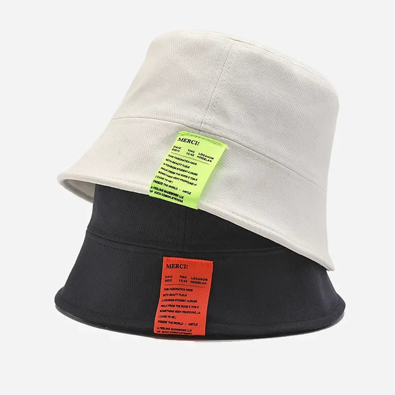 Bob Uni Streetwear – Minimalisme Avec Détail Contrasté