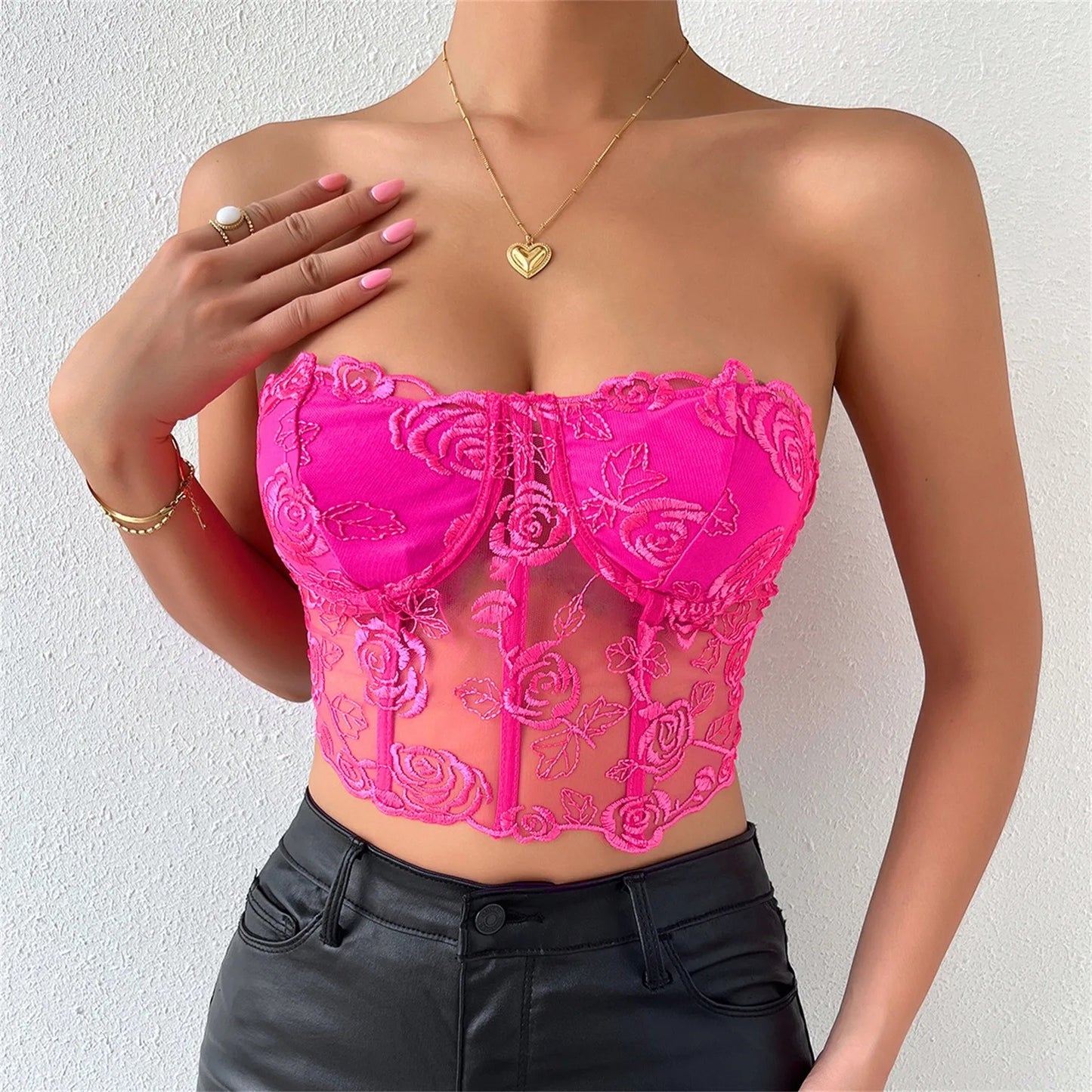 Dentelle rose crop top