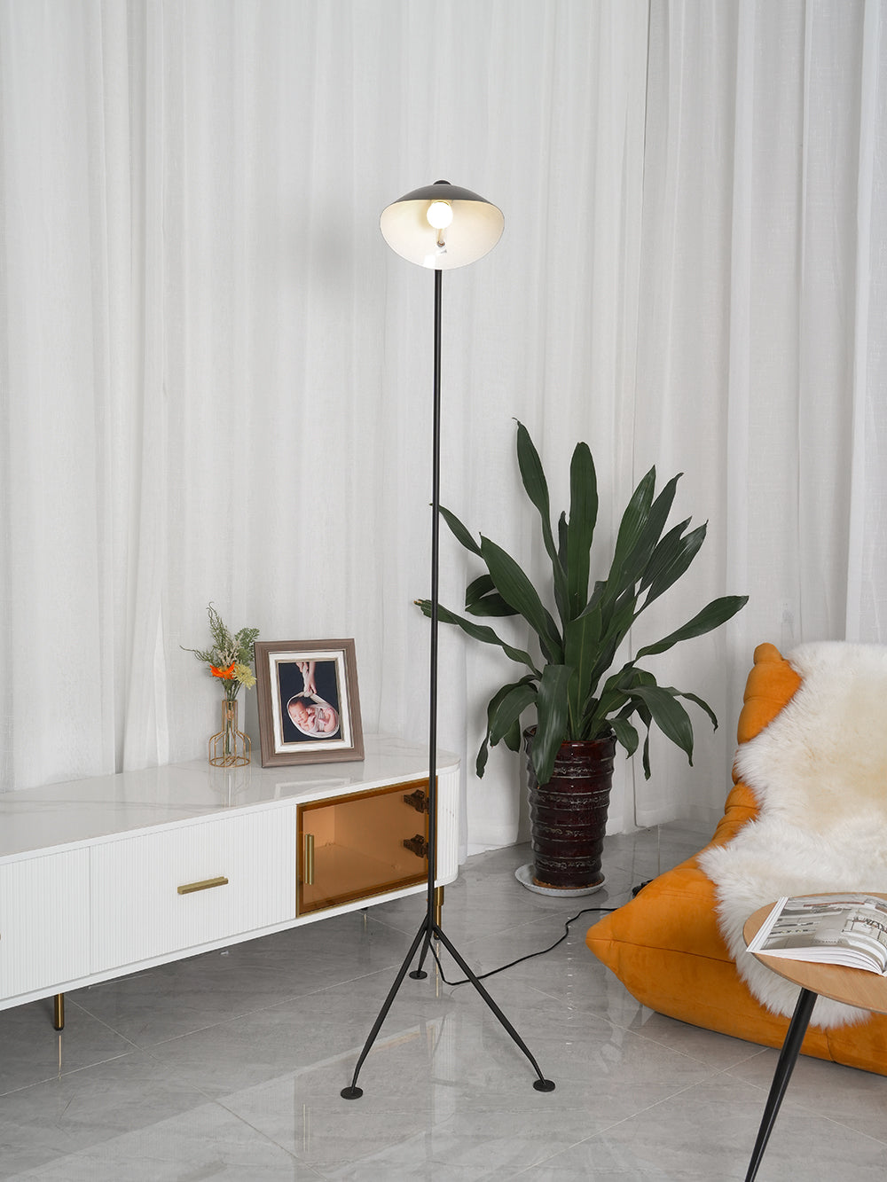 Lampe sur Pied à Trois Bras Mouille-Inspirée – Design Sculptural et Kinetique