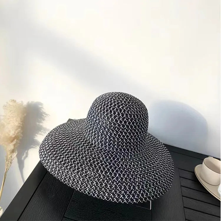 Chapeau de Paille Large – Motif Tressé Original