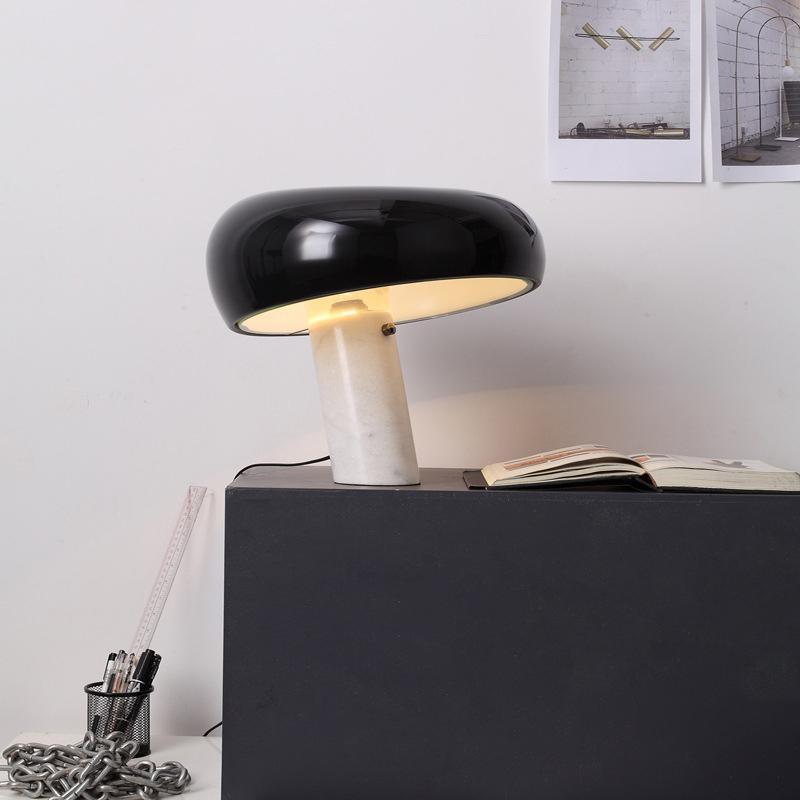 Lampe de Table StoneGlow en Marbre - Élégance Intemporelle et Design Moderne