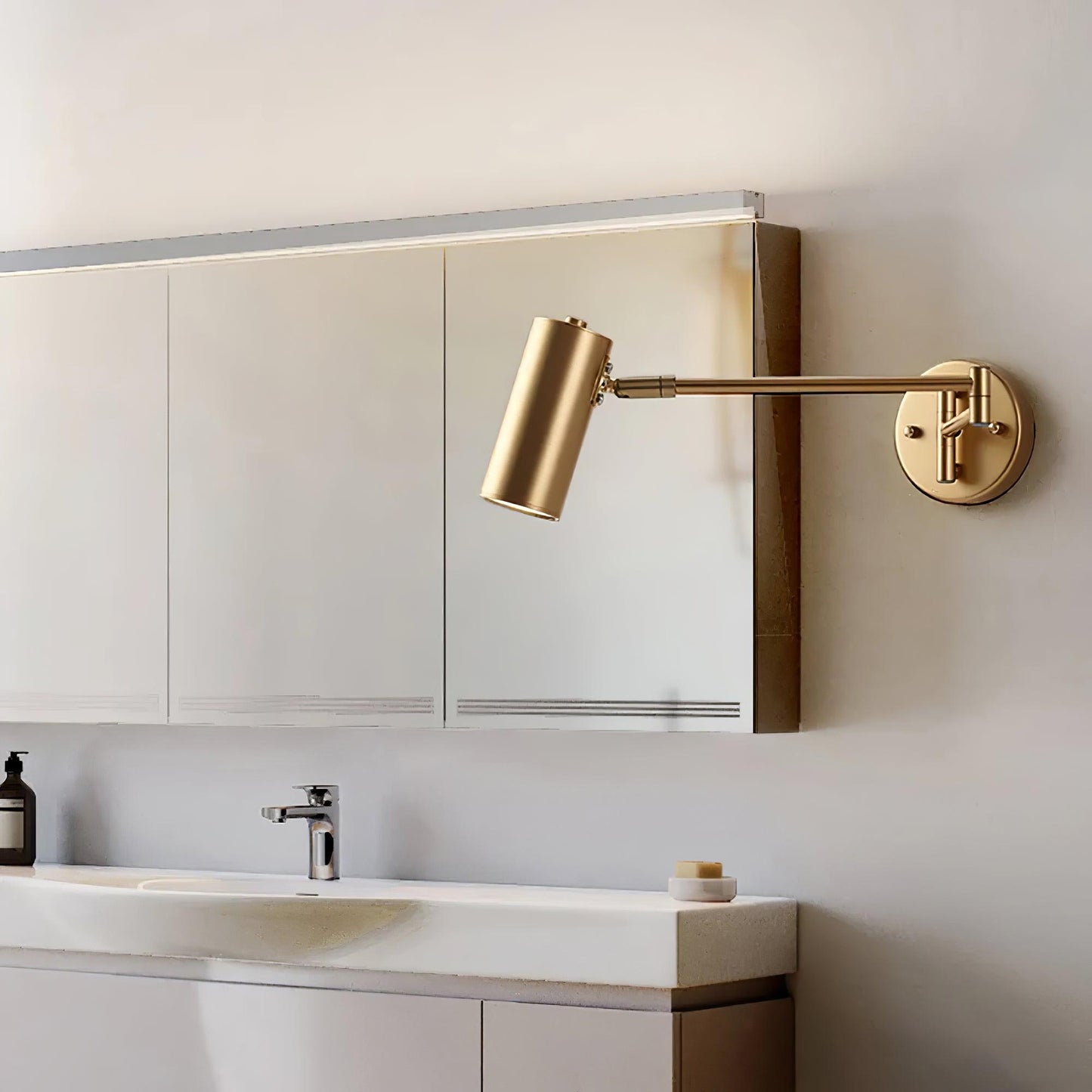 Applique Murale Moderne en Fer avec LED Intégrée - Design Élégant et Réglable