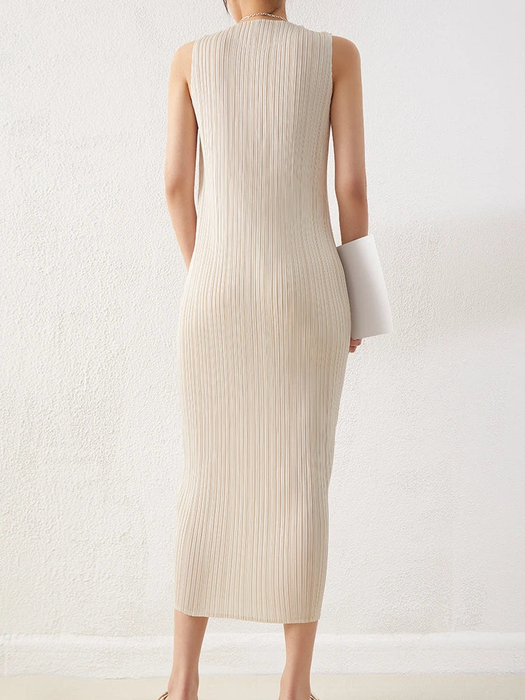 Robe longue plissée beige