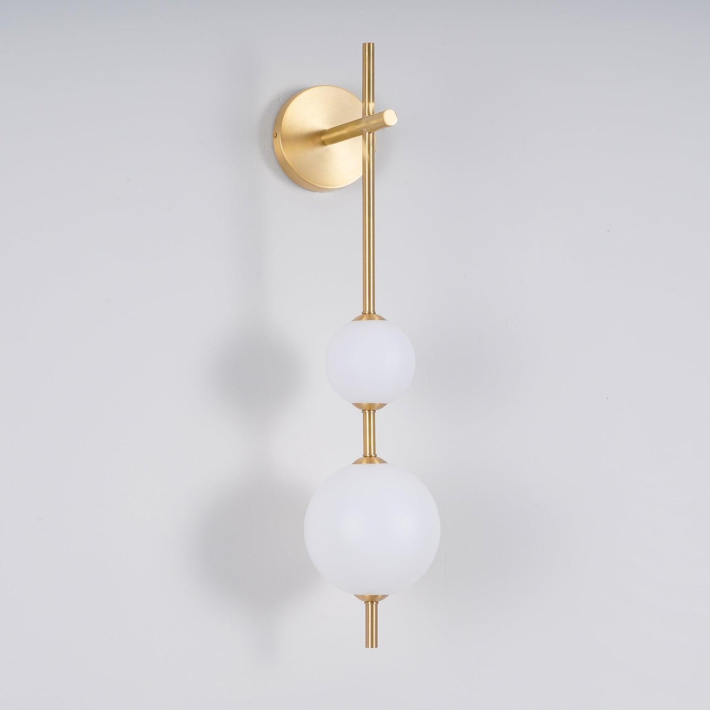 Applique Murale Verticale en Globe de Verre – Éclairage Élégant et Moderne