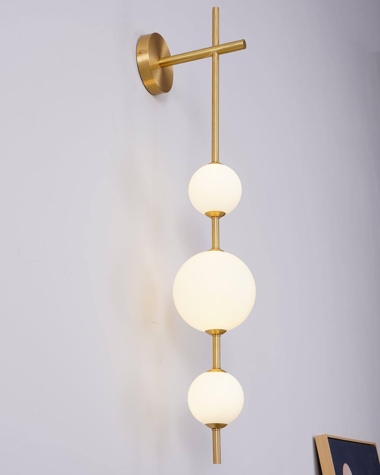 Applique Murale Verticale en Globe de Verre – Éclairage Élégant et Moderne