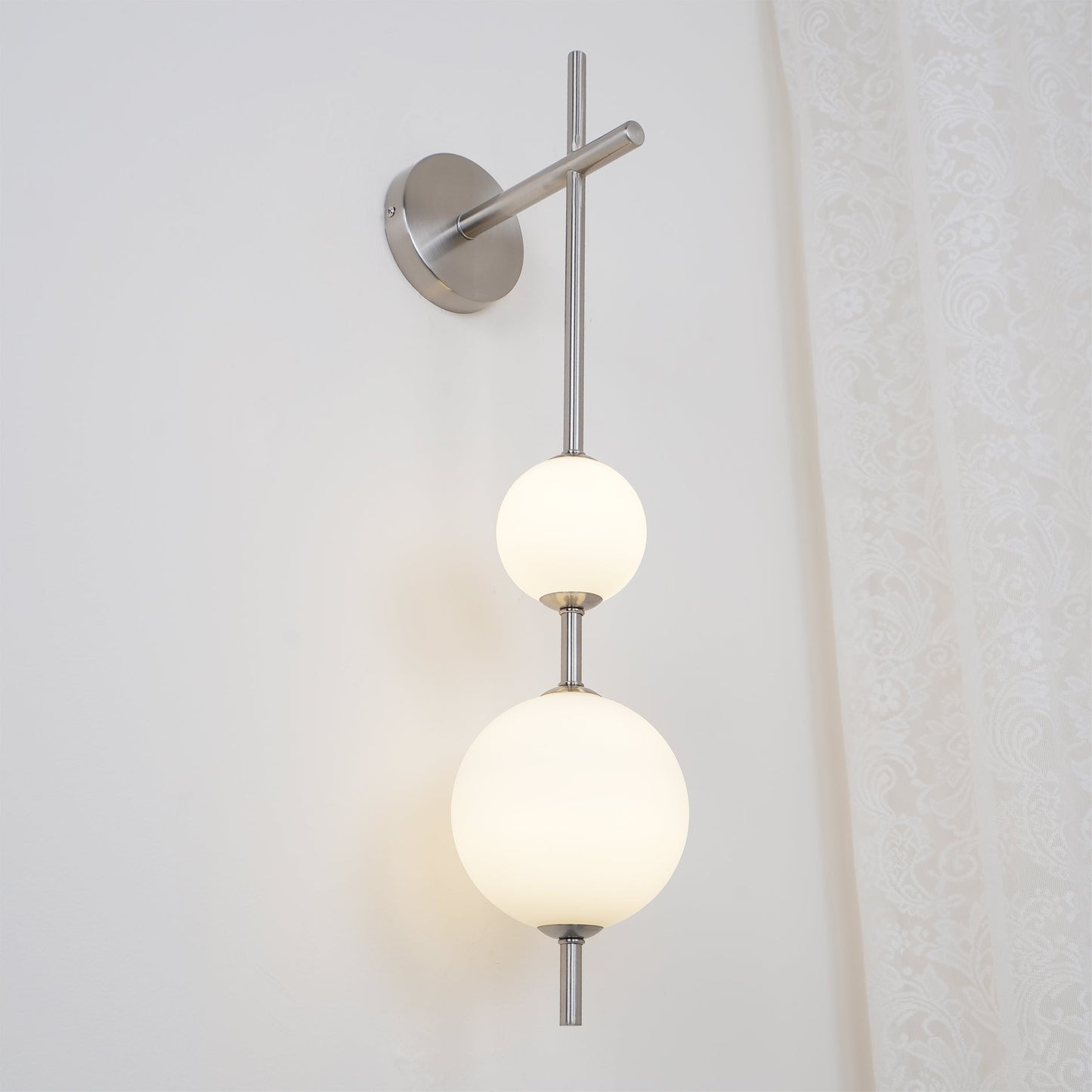 Applique Murale Verticale en Globe de Verre – Éclairage Élégant et Moderne
