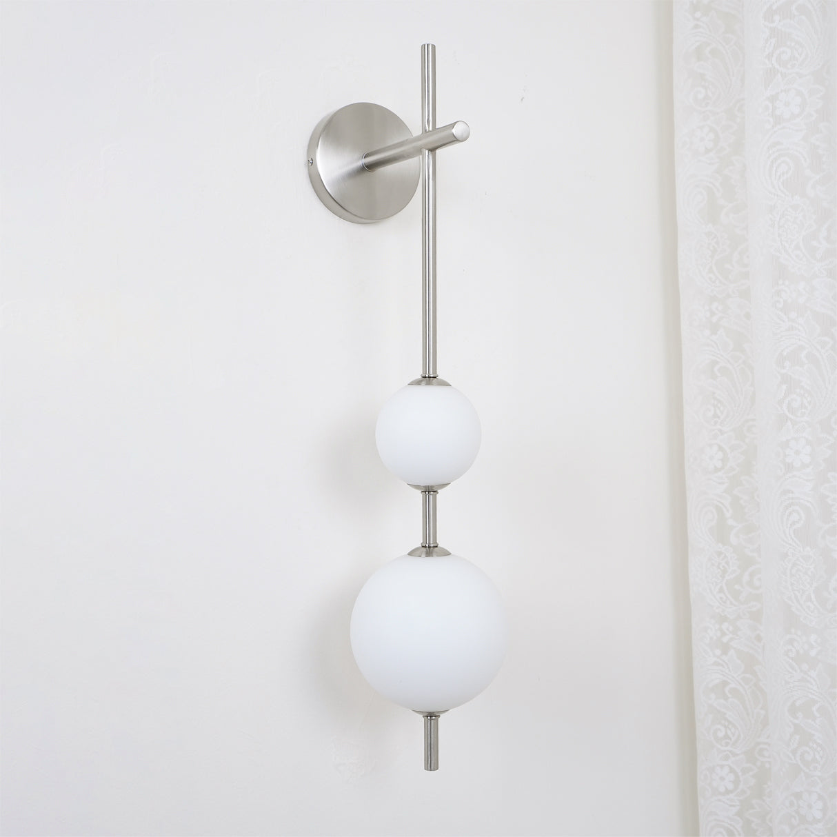 Applique Murale Verticale en Globe de Verre – Éclairage Élégant et Moderne