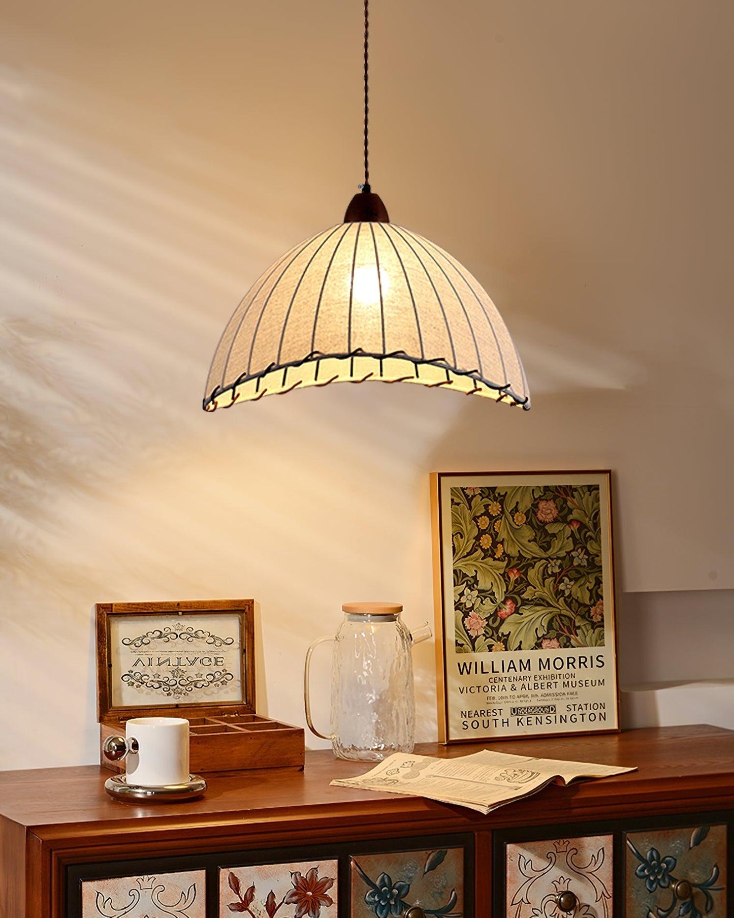 Suspension Bois et Tissu – Équilibre Naturel entre Élégance et Confort