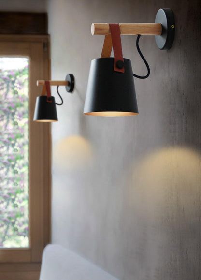 Applique Murale Scandinave en Bois et Cuir – Design Élégant avec Lumière LED Efficace
