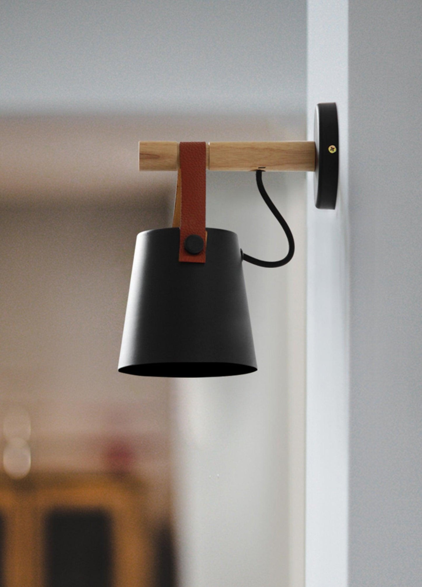 Applique Murale Scandinave en Bois et Cuir – Design Élégant avec Lumière LED Efficace