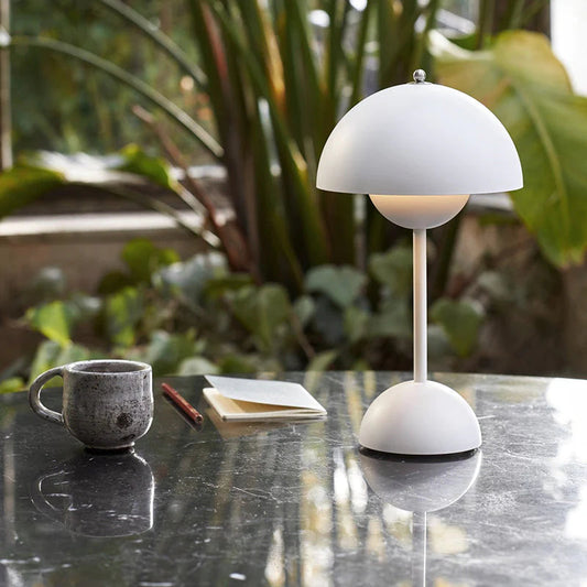 Lampe de Table AuroraGlo - Design Élegant et Sans Fil, Dimmable, Par Verner Panton