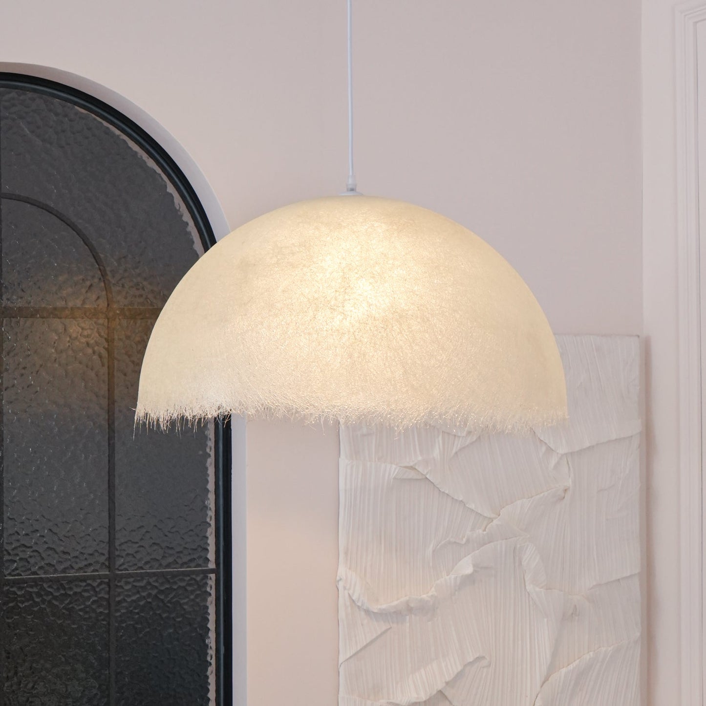 Suspension Znts – Luminaire Moderne en Résine Époxy et Métal avec Éclairage LED