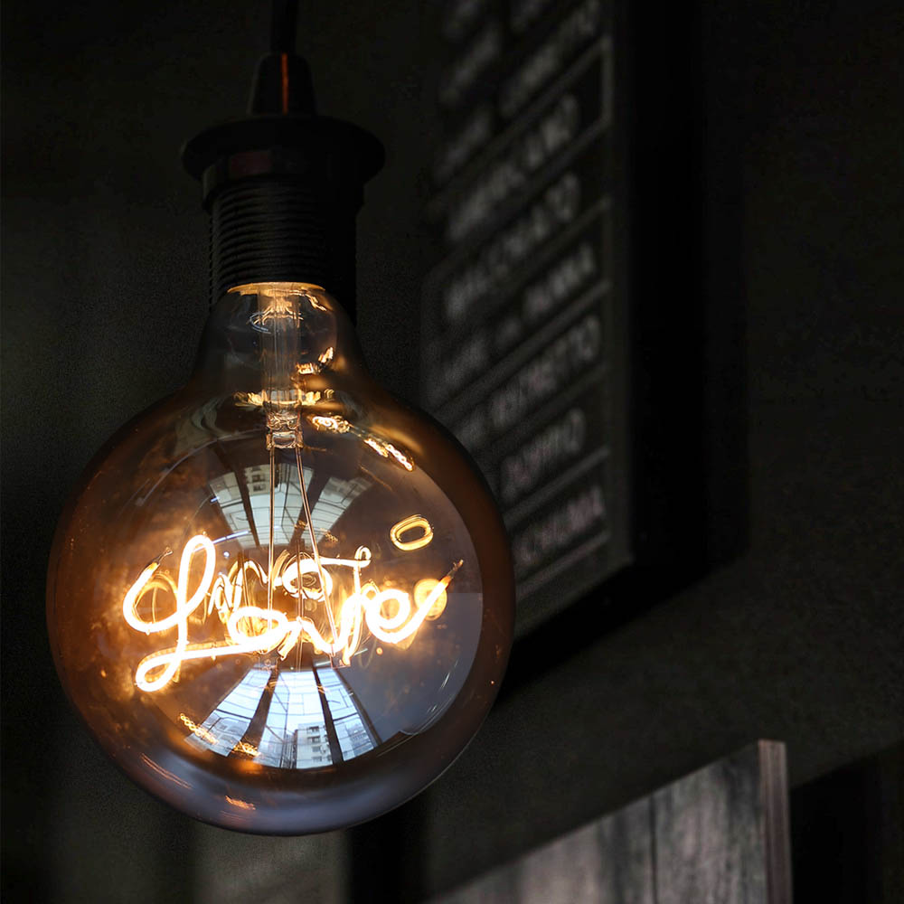 Ampoule LED E27 Love