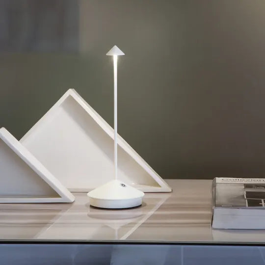 Lampe LED Sans Fil LumaPure – Design Moderne, Dimmable, Résistante à l’Eau, Intérieur & Extérieur