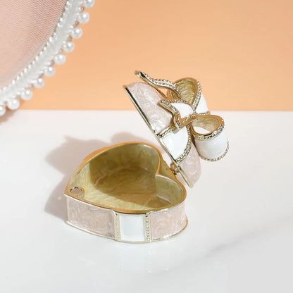 Boîte à bijoux vintage en forme de cœur