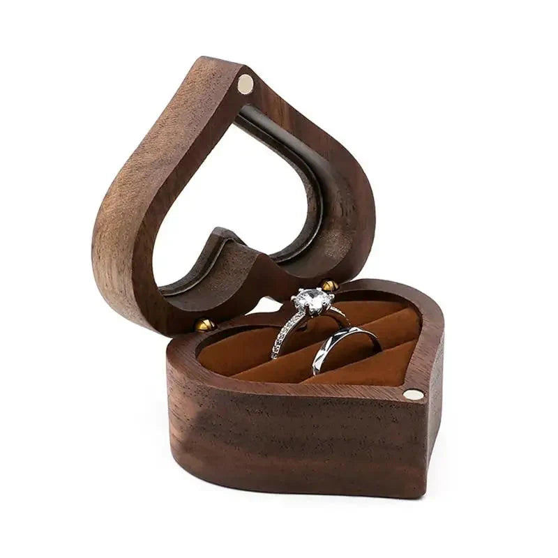 Boîte à bagues en bois en forme de cœur