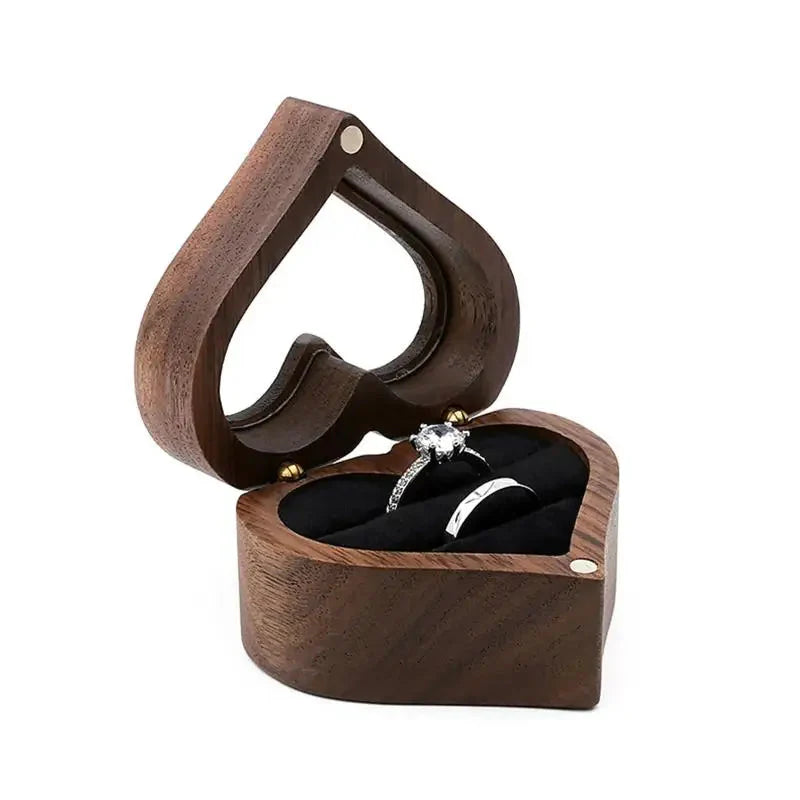 Boîte à bagues en bois en forme de cœur
