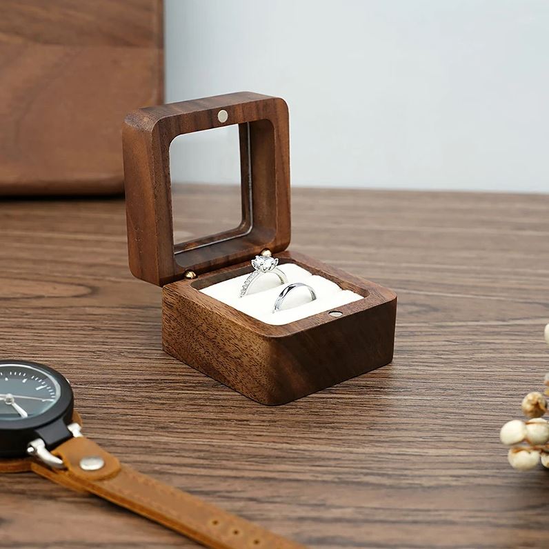 Boîte porte-alliance vintage en bois