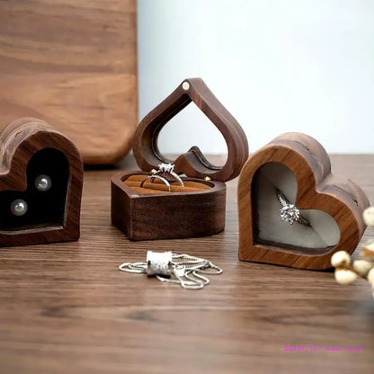 Boîte à bagues en bois en forme de cœur