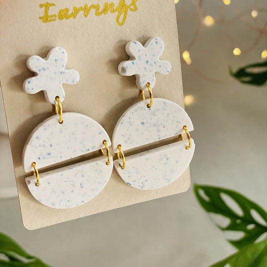 Boucle d’oreilles duo demi-lune et fleur terrazzo en jesmonite