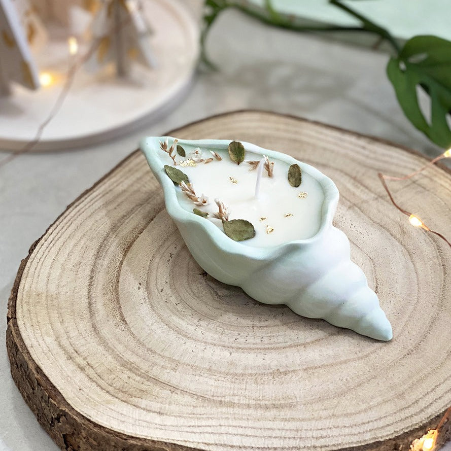 Bougie coquillage en jesmonite – Parfumée & fleurie