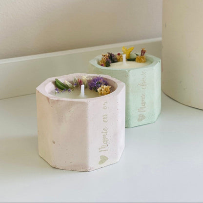 Bougie en béton – Cire de soja & fleurs séchées