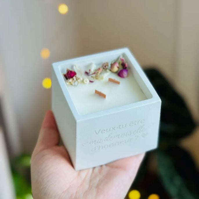 Bougie personnalisable en béton – Mèche crépitante & fleurs séchées
