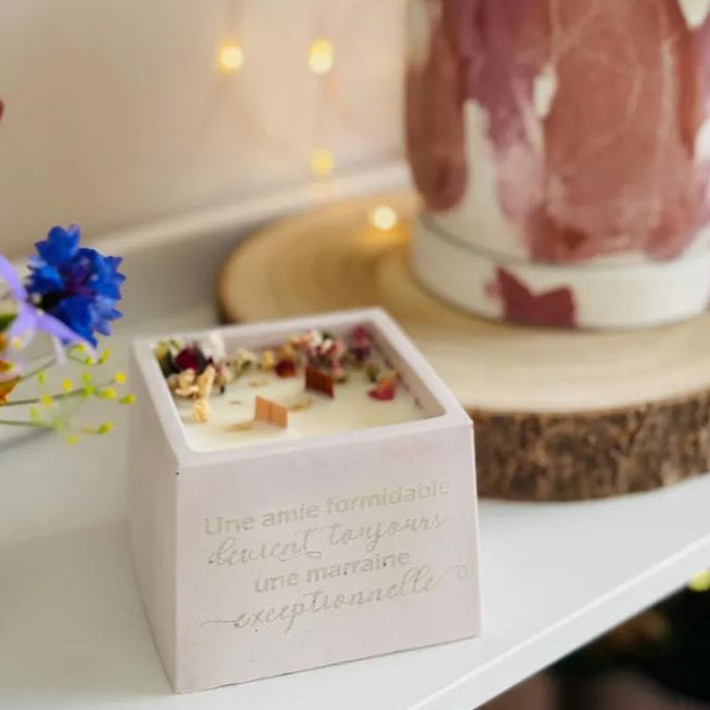 Bougie personnalisable en béton – Mèche crépitante & fleurs séchées