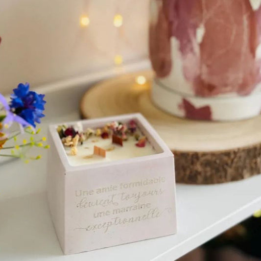 Bougie personnalisable en béton – Mèche crépitante & fleurs séchées