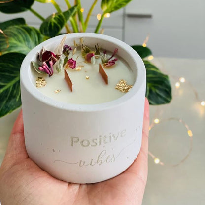 Bougie parfumée personnalisable – 2 mèches crépitantes & fleurs séchées