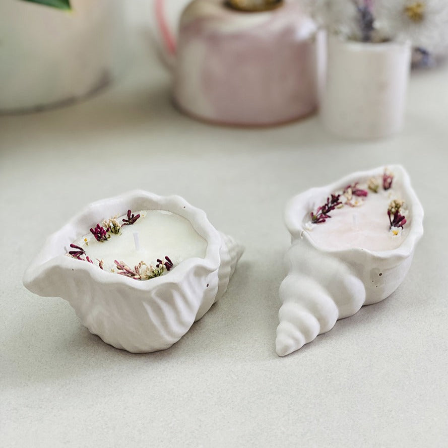 Bougie coquillage en jesmonite – Parfumée & fleurie