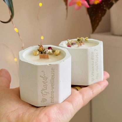 Bougie en béton – Mèche crépitante & fleurs séchées
