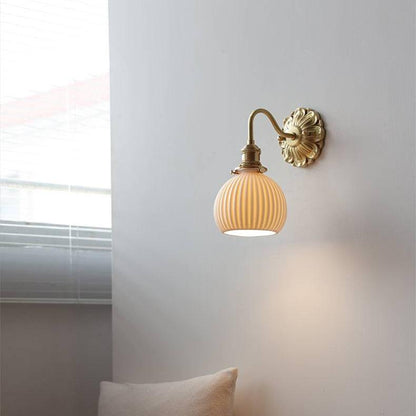 Applique Murale en Brassé et Céramique – Élégance Classique pour votre Intérieur
