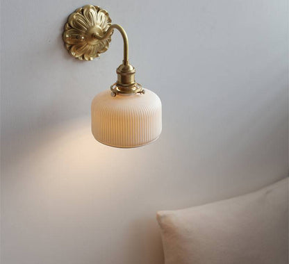 Applique Murale en Brassé et Céramique – Élégance Classique pour votre Intérieur