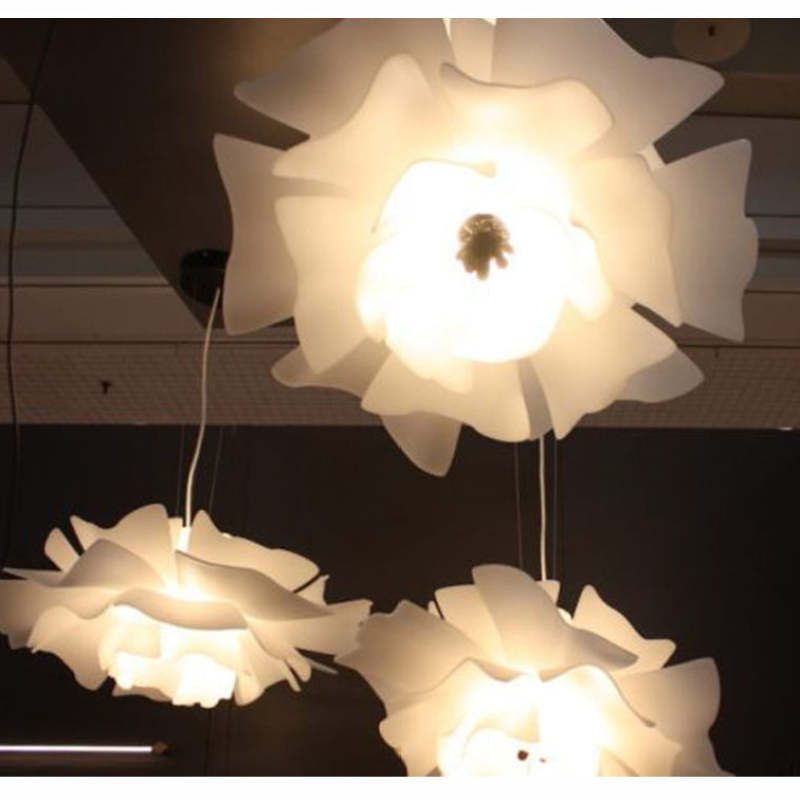 Suspension Bella Fleur - Lampe Moderne en Métal et Acrylique, Design Floral