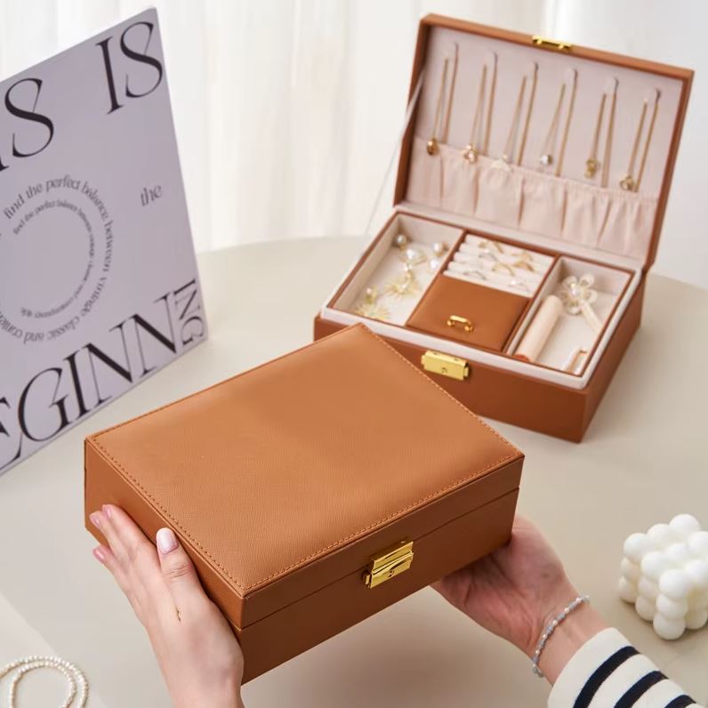 Coffret à bijoux élégant en cuir marron