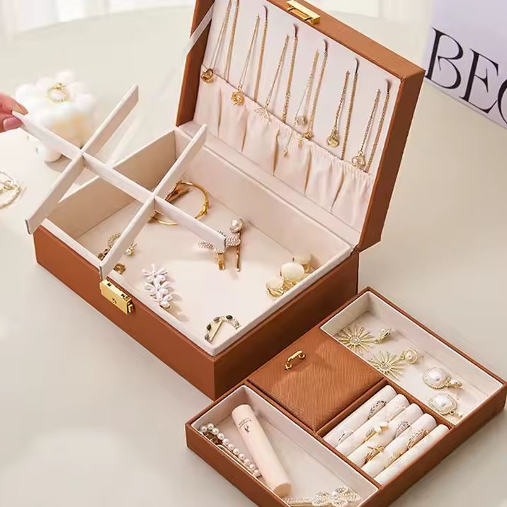 Coffret à bijoux élégant en cuir marron