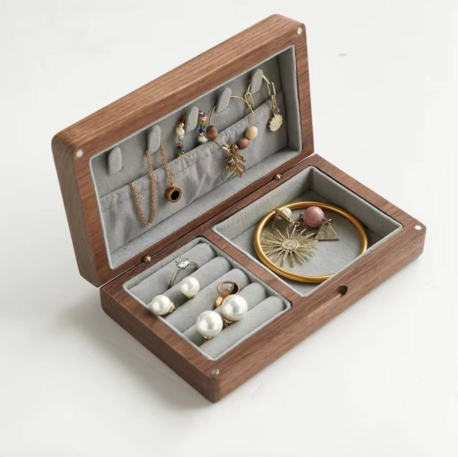 Coffret à bijoux en bois naturel