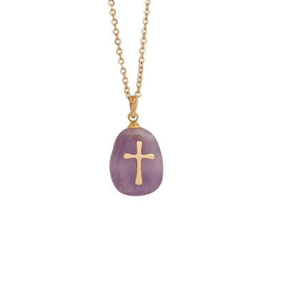 Collier avec pendentif croix sur pierre de cristal