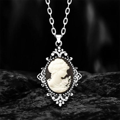Collier avec pendentif portrait en camée dans un cadre vintage - MonPendentif