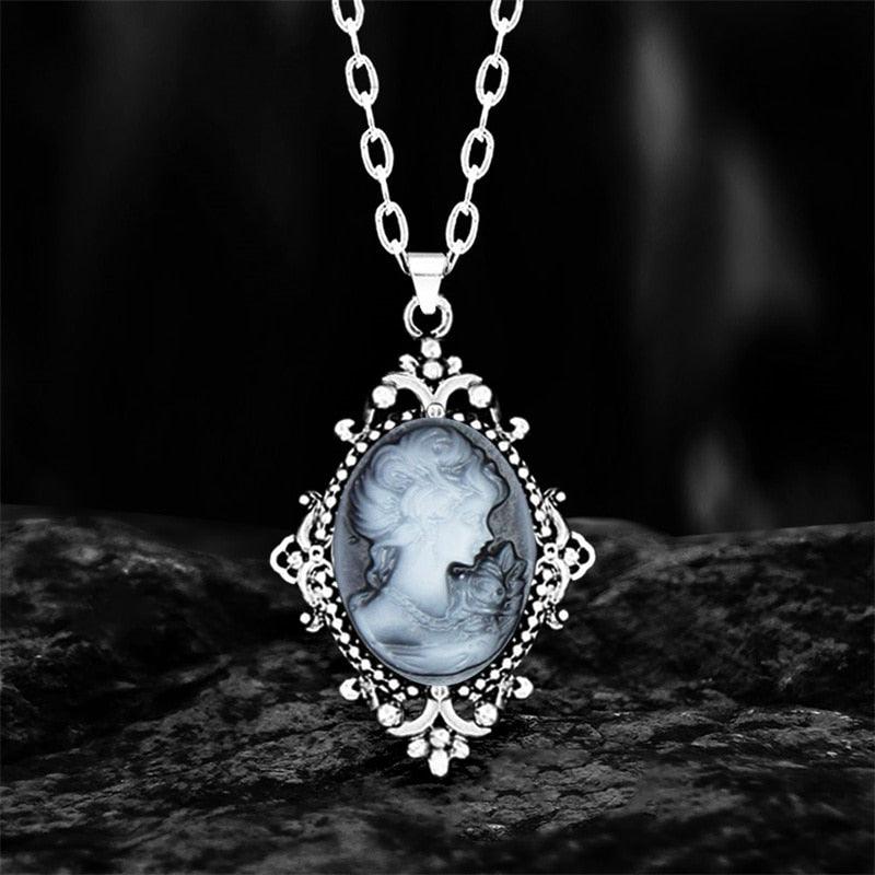 Collier avec pendentif portrait en camée dans un cadre vintage - MonPendentif