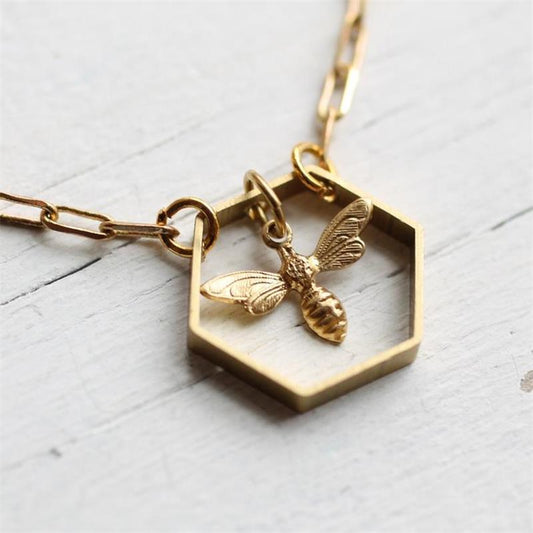 Collier pendentif abeille hexagonal géométrique plaqué or
