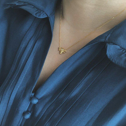Collier pendentif abeille opale plaqué or