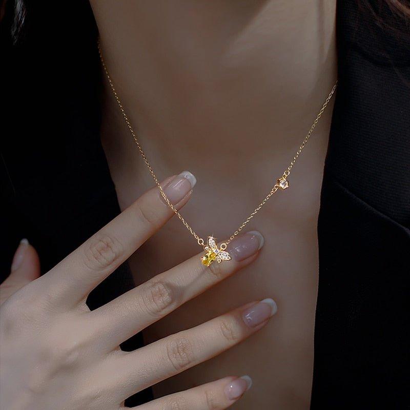 Collier pendentif abeille pierre argent 925