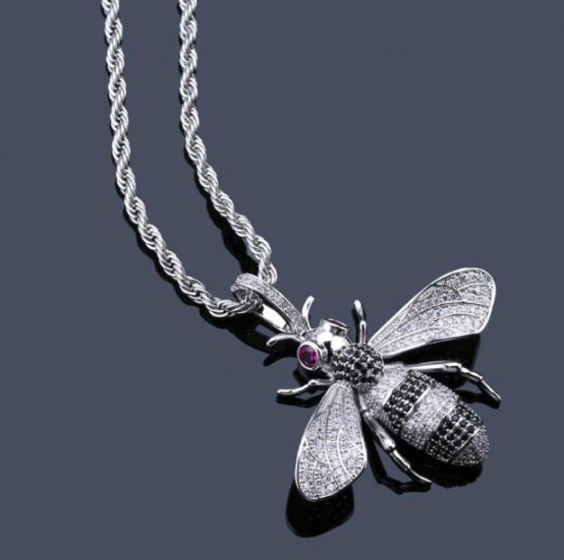 Collier pendentif abeille strass argent / or