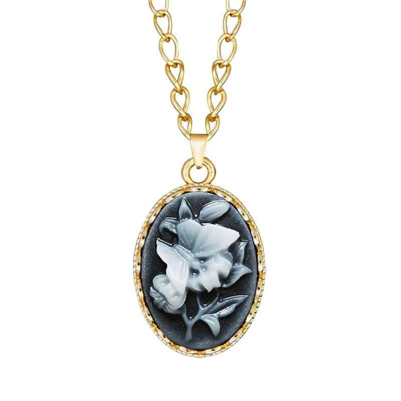 Collier pendentif camée fleur obscure plaqué or