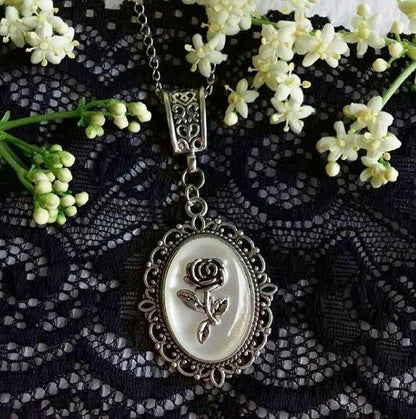 Collier pendentif camée petite rose blanche - MonPendentif